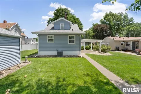 2415 5th St, Moline, IL 61265 photo 7