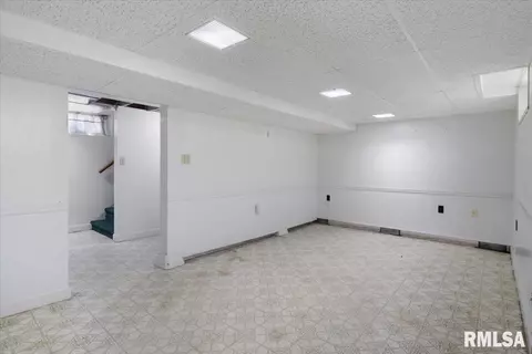 2415 5th St, Moline, IL 61265 photo 36