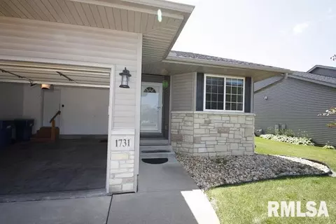 1731 E Lomar St, Eldridge, IA 52748 photo 3