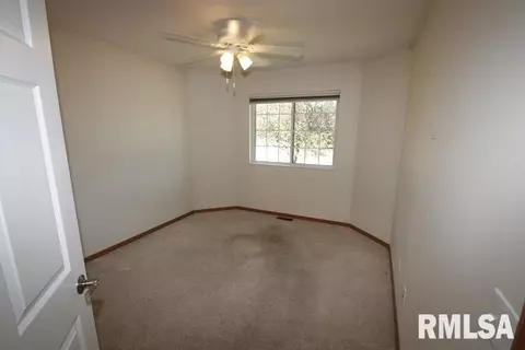 1731 E Lomar St, Eldridge, IA 52748 photo 12