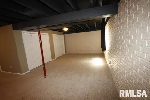 1731 E Lomar St, Eldridge, IA 52748 photo 15