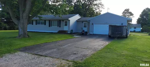 301 S 10th Ave, New Windsor, IL 61465