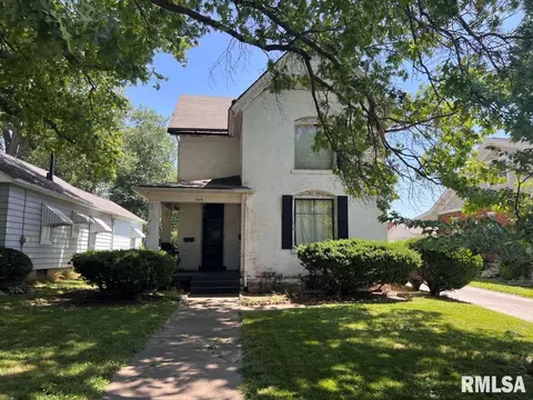 419 S 18th St, Quincy, IL 62301