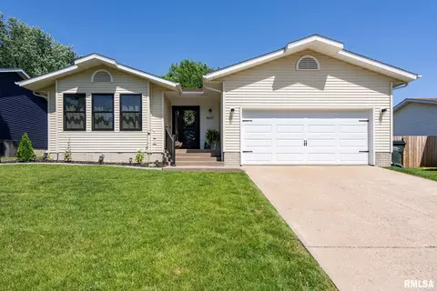6627 Cresthill Dr, Davenport, IA 52806