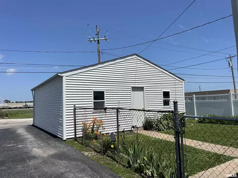 619 1st Ave, Silvis, IL 61282 photo 4