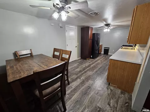 2409 9th St, Silvis, IL 61282 photo 7