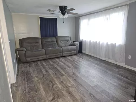 2409 9th St, Silvis, IL 61282 photo 12