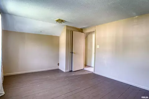 1607 Pershing Blvd, Clinton, IA 52732 photo 12