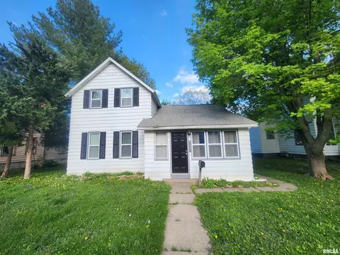 1607 Pershing Blvd, Clinton, IA 52732 photo 2