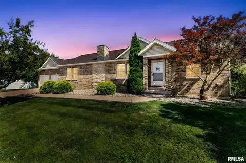 4504 W 14th St, Davenport, IA 52804