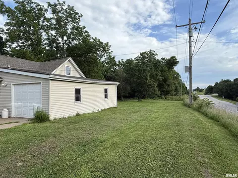 907 13th St, Viola, IL 61486 photo 4