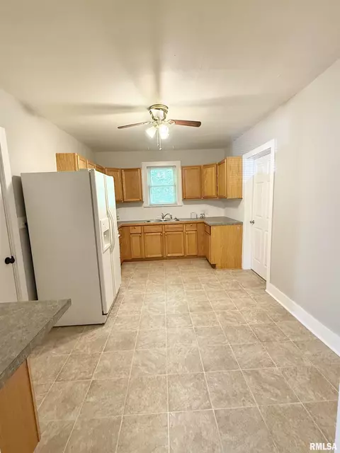 907 13th St, Viola, IL 61486 photo 16