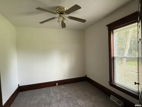 907 13th St, Viola, IL 61486 photo 27
