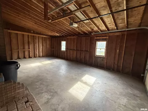 907 13th St, Viola, IL 61486 photo 5