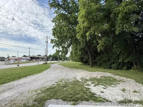 907 13th St, Viola, IL 61486 photo 9