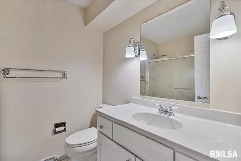 5315 34th Ave, Moline, IL 61265 photo 27