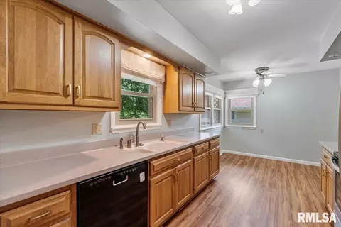 5315 34th Ave, Moline, IL 61265 photo 22