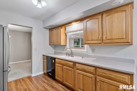 5315 34th Ave, Moline, IL 61265 photo 17