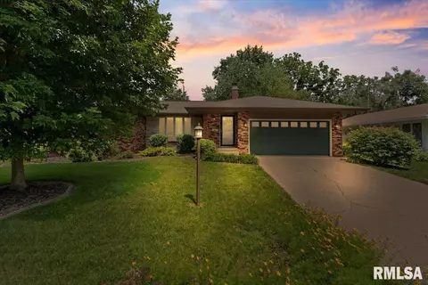 5315 34th Ave, Moline, IL 61265