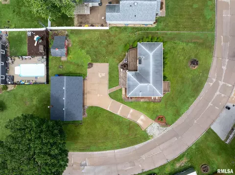 2423 45th St, Moline, IL 61265 photo 33