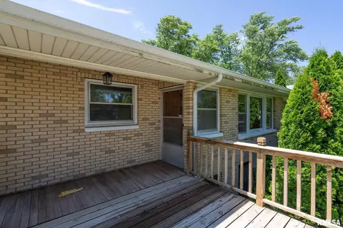 2423 45th St, Moline, IL 61265 photo 31