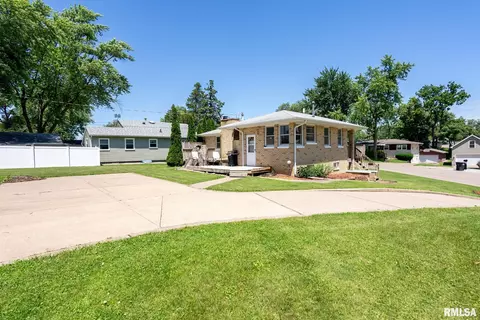 2423 45th St, Moline, IL 61265 photo 25