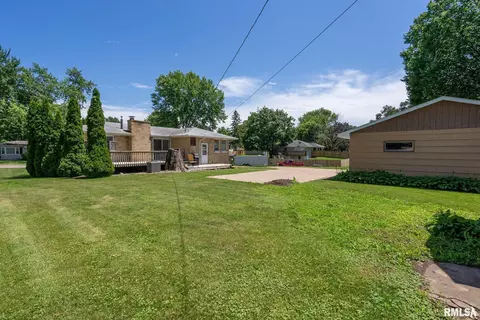 2423 45th St, Moline, IL 61265 photo 27