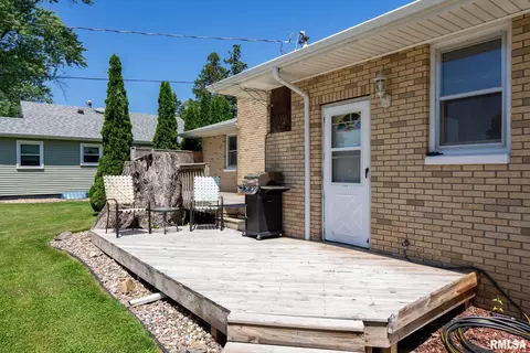 2423 45th St, Moline, IL 61265 photo 24
