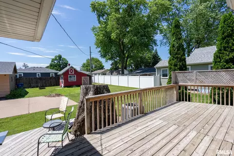 2423 45th St, Moline, IL 61265 photo 22