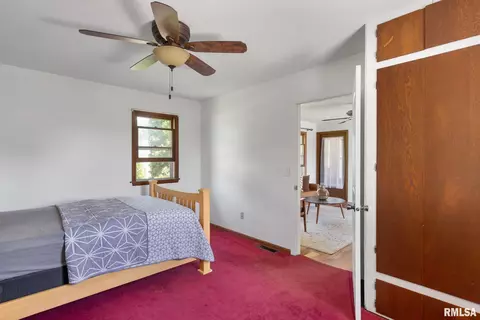 2423 45th St, Moline, IL 61265 photo 12