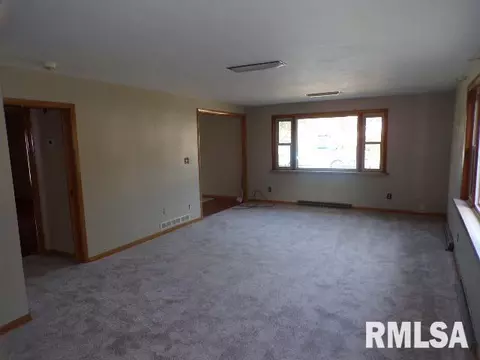 405 3rd St, Moline, IL 61265 photo 16