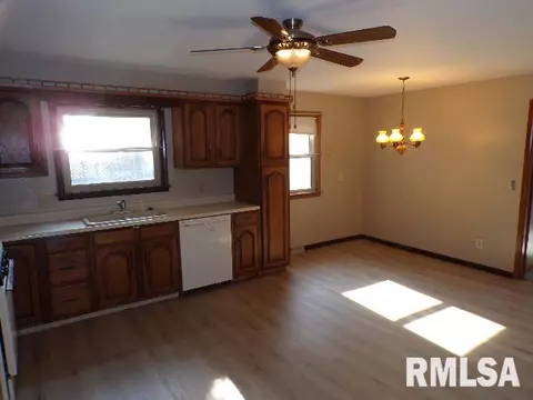 405 3rd St, Moline, IL 61265 photo 11