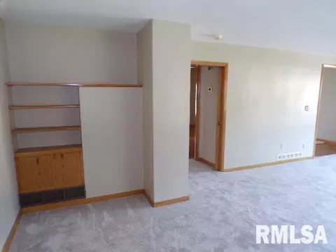 405 3rd St, Moline, IL 61265 photo 17