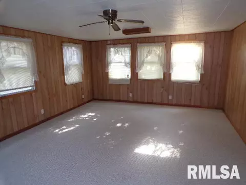 405 3rd St, Moline, IL 61265 photo 14
