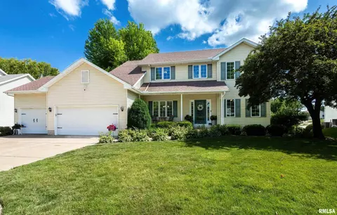 1200 Bridgeview Pl, Le Claire, IA 52753