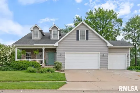 1100 Wild West Dr, Le Claire, IA 52753