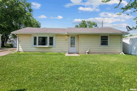 521 14th Ave, Silvis, IL 61282