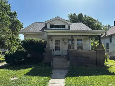 211 1st Ave, Carbon Cliff, IL 61239