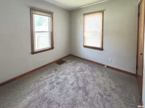 1130 53rd St, Moline, IL 61265 photo 7