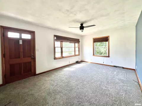 1130 53rd St, Moline, IL 61265 photo 4