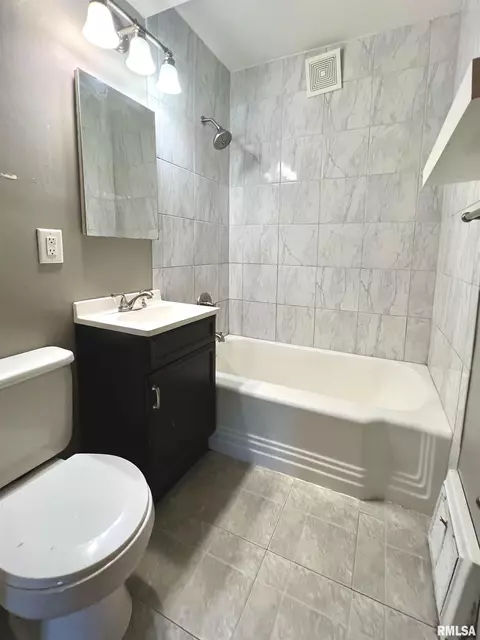 1130 53rd St, Moline, IL 61265 photo 8