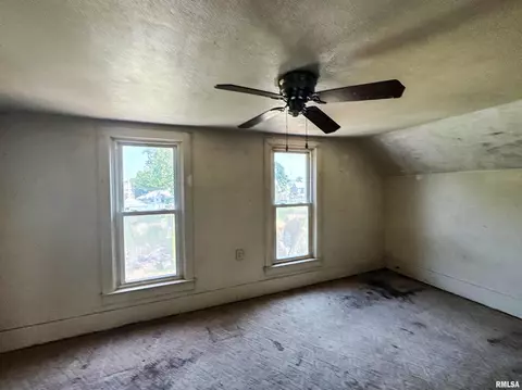 846 Pine St, Kewanee, IL 61443 photo 5