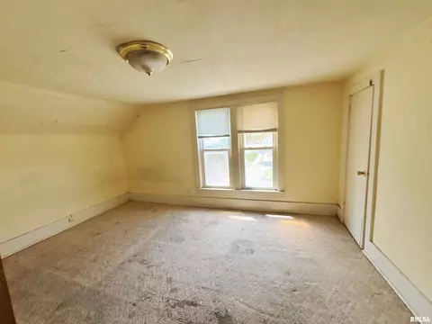846 Pine St, Kewanee, IL 61443 photo 7
