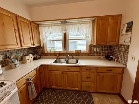 542 Edwards St, Kewanee, IL 61443 photo 12