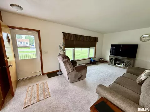 542 Edwards St, Kewanee, IL 61443 photo 10