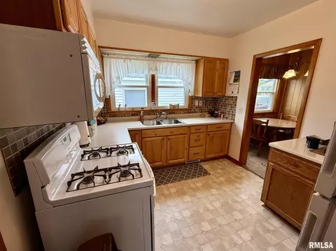 542 Edwards St, Kewanee, IL 61443 photo 11