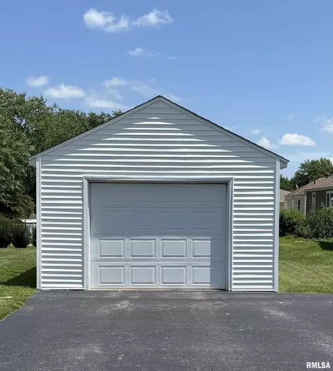 542 Edwards St, Kewanee, IL 61443 photo 4