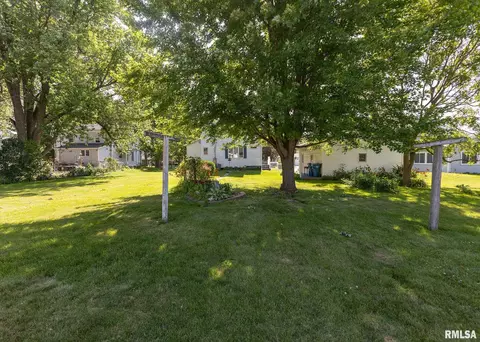 105 N School St, Atkinson, IL 61235 photo 30