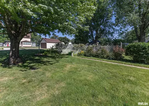 105 N School St, Atkinson, IL 61235 photo 29