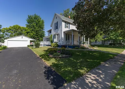 105 N School St, Atkinson, IL 61235 photo 3